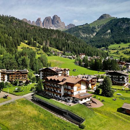 Alpenhotel Panorama Campitello di Fassa Eksteriør bilde