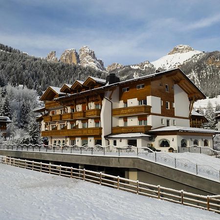 Alpenhotel Panorama Campitello di Fassa Eksteriør bilde