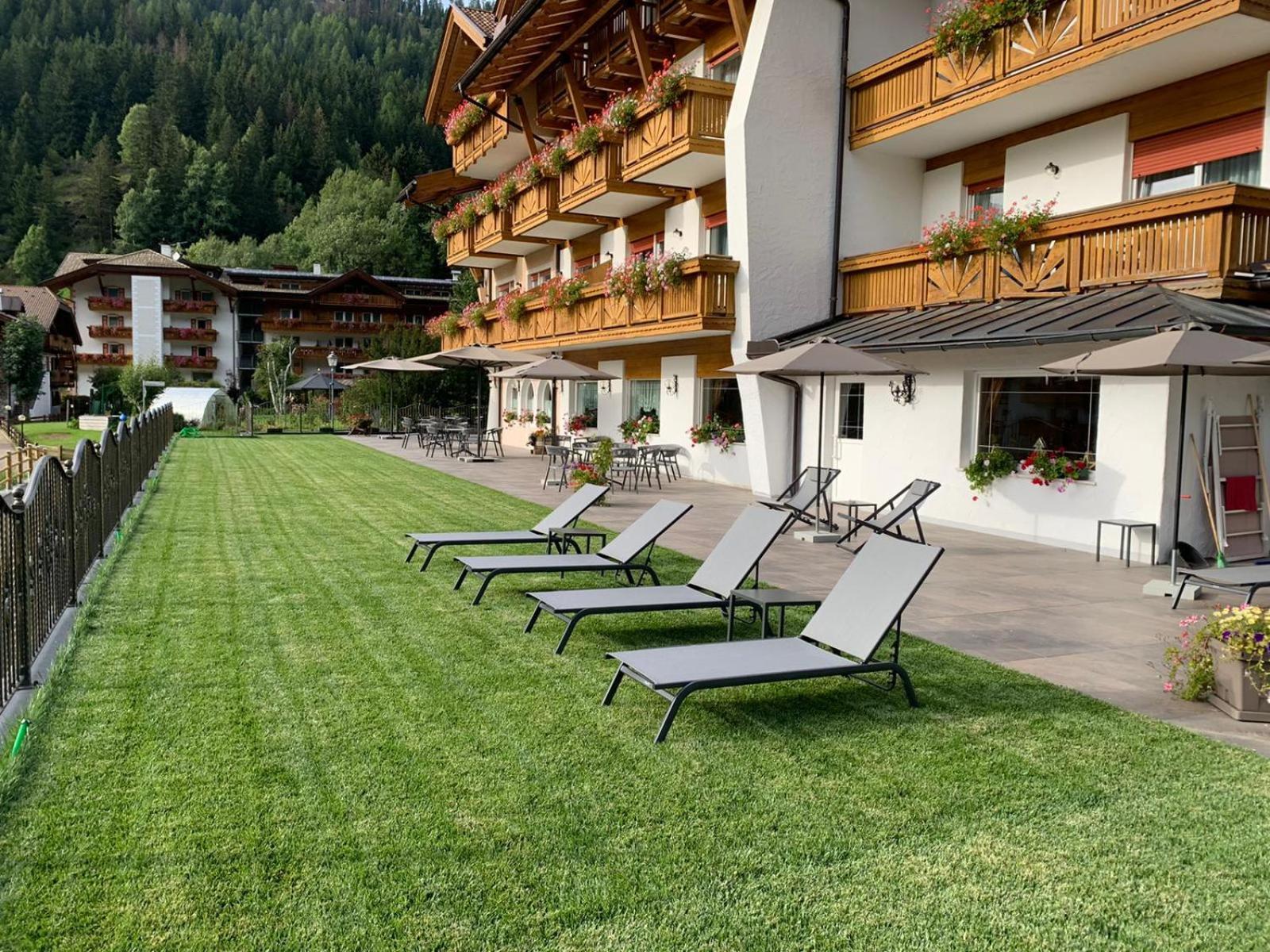 Alpenhotel Panorama Campitello di Fassa Eksteriør bilde