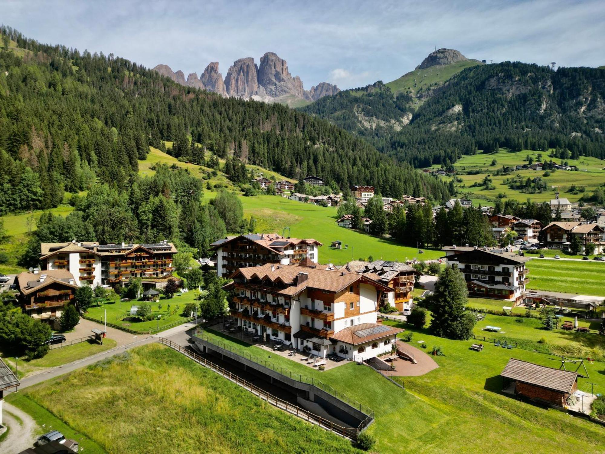 Alpenhotel Panorama Campitello di Fassa Eksteriør bilde