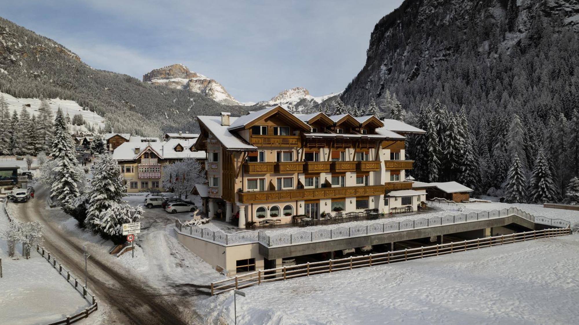 Alpenhotel Panorama Campitello di Fassa Eksteriør bilde