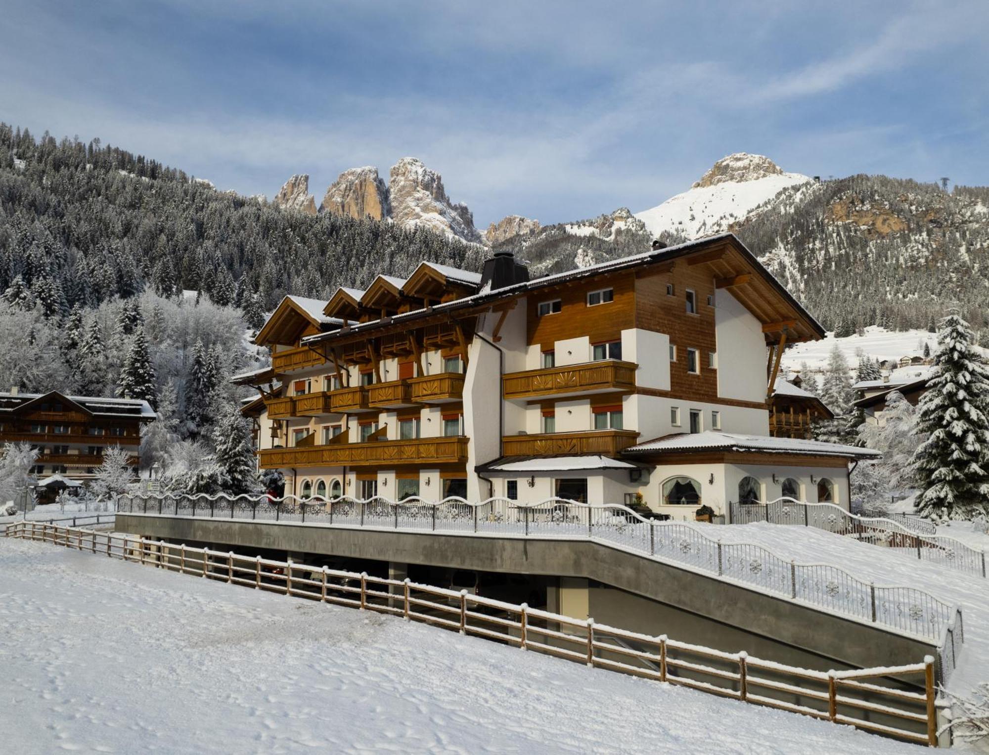 Alpenhotel Panorama Campitello di Fassa Eksteriør bilde